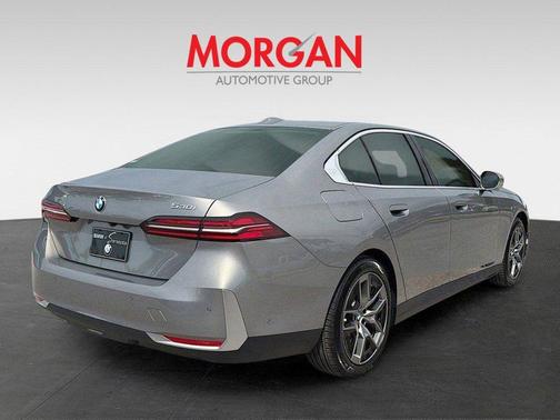 Oxide Grey Metallic 2026 BMW 530 530i