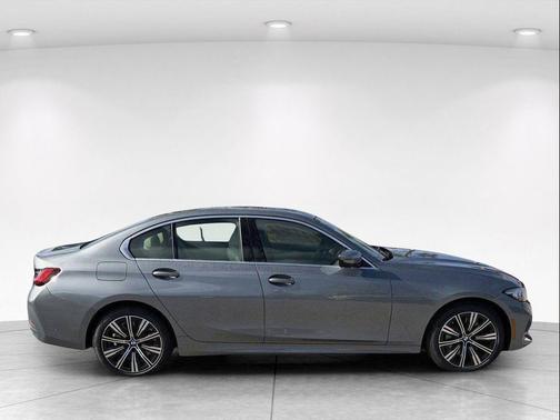 Skyscraper Grey Metallic 2026 BMW 330 330i