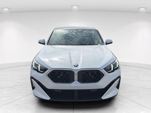 Mineral White Metallic 2026 BMW X2 xDrive28i