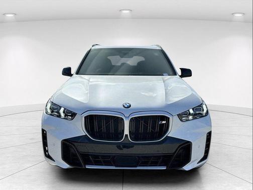 Mineral White Metallic 2026 BMW X5 M60i