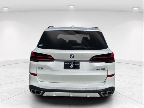 Mineral White Metallic 2026 BMW X5 M60i