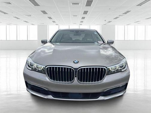 2017 BMW 740 740i