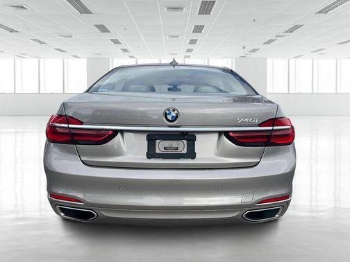 2017 BMW 740 740i