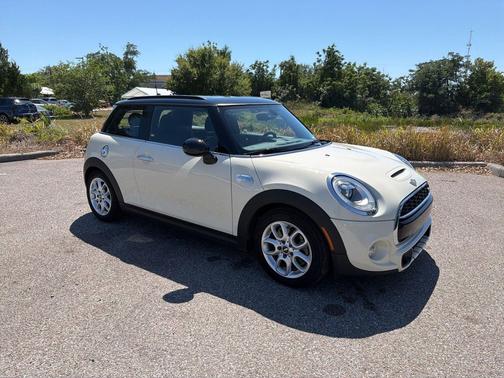 Pepper White 2017 MINI Hardtop Cooper S