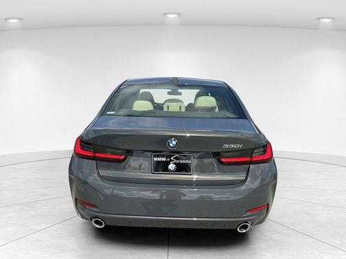 Dravit Grey Metallic 2026 BMW 330 330i