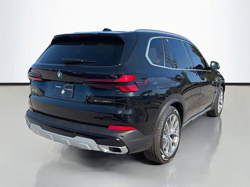 Black Sapphire Metallic 2026 BMW X5 PHEV xDrive50e