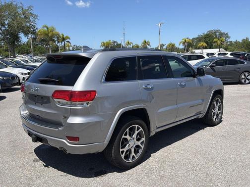 Billet Silver Metallic Clearcoat 2019 Jeep Grand Cherokee Overland