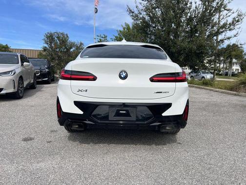 2022 BMW X4 xDrive30i