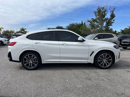 2022 BMW X4 xDrive30i