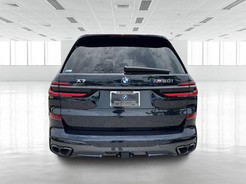 2025 BMW X7 M60i