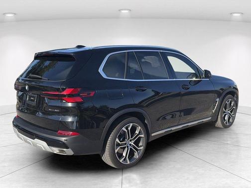 Black Sapphire Metallic 2025 BMW X5 sDrive40i