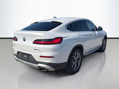2025 BMW X4 xDrive30i