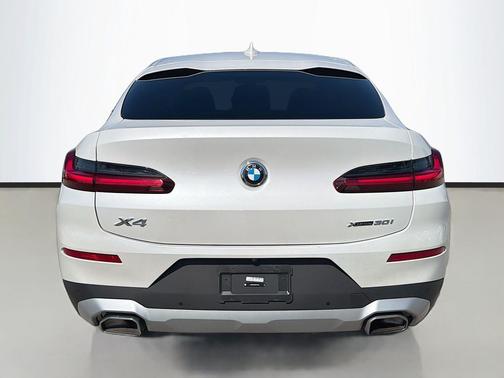 2025 BMW X4 xDrive30i