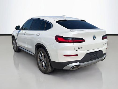 Mineral White Metallic 2025 BMW X4 xDrive30i
