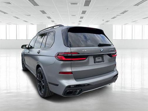 2024 BMW X7 M60i