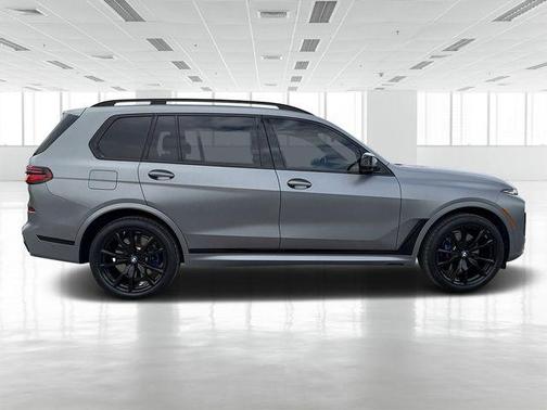 2024 BMW X7 M60i