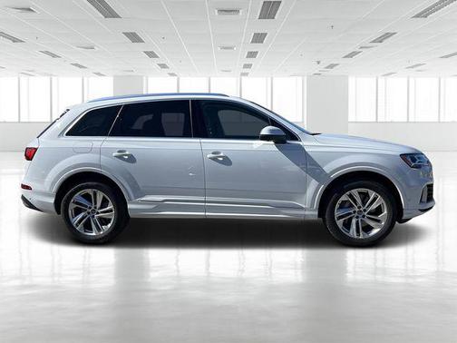 2020 Audi Q7 55 Premium Plus