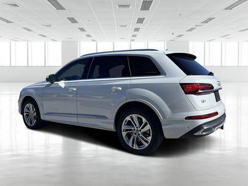 2020 Audi Q7 55 Premium Plus