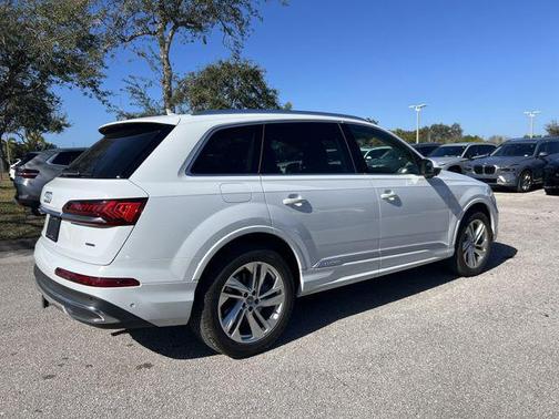 2020 Audi Q7 55 Premium Plus