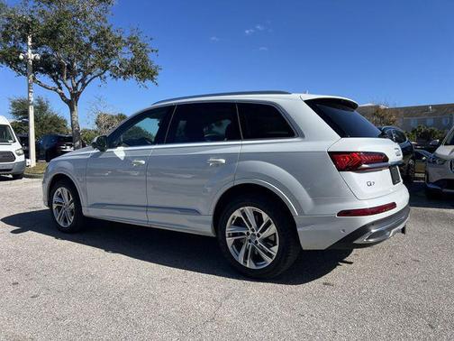 2020 Audi Q7 55 Premium Plus
