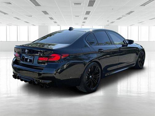 2022 BMW M5 Base