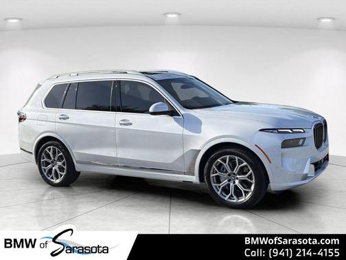 Mineral White Metallic 2026 BMW X7 xDrive40i