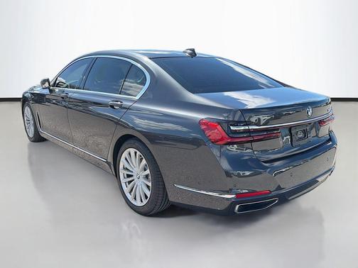 2020 BMW 740 740i