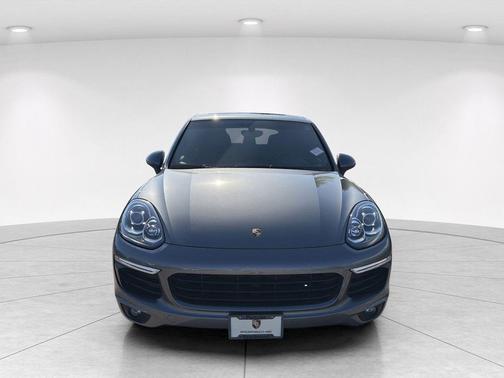 Meteor Grey Metallic 2017 Porsche Cayenne Cayenne