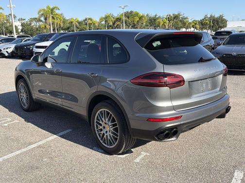 Meteor Grey Metallic 2017 Porsche Cayenne Cayenne