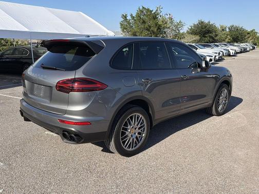 Meteor Grey Metallic 2017 Porsche Cayenne Cayenne