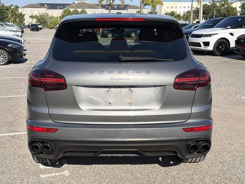 Meteor Grey Metallic 2017 Porsche Cayenne Cayenne