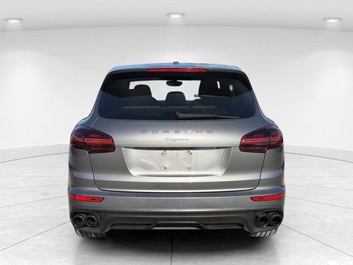 Meteor Grey Metallic 2017 Porsche Cayenne Cayenne