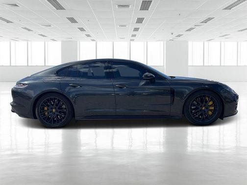 2023 Porsche Panamera Turbo S