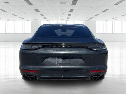 2023 Porsche Panamera Turbo S