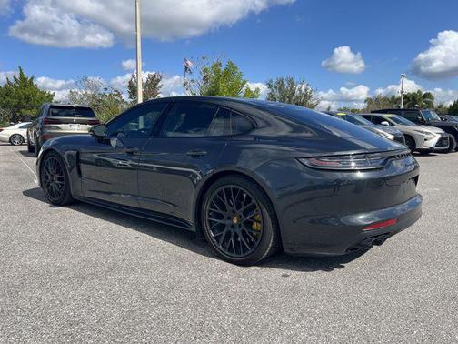 2023 Porsche Panamera Turbo S