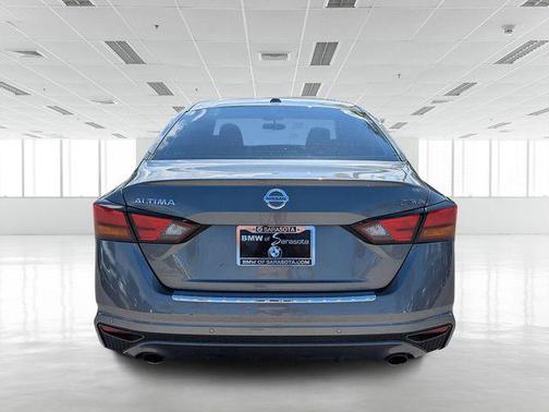 2021 Nissan Altima SR FWD