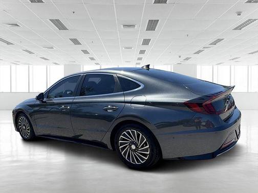 2022 Hyundai SONATA Hybrid Limited