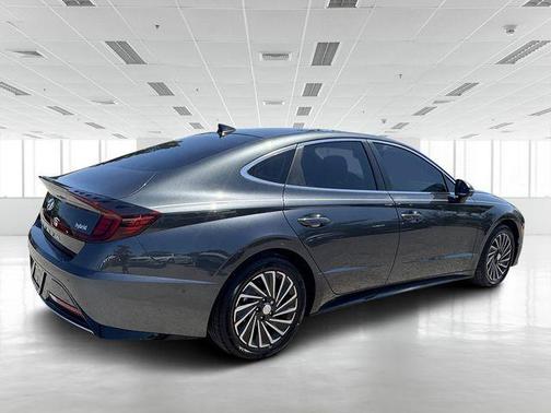 2022 Hyundai SONATA Hybrid Limited