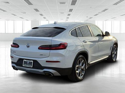 2024 BMW X4 xDrive30i