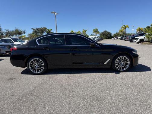 2022 BMW 530 i