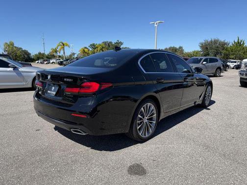 2022 BMW 530 i