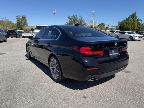 2022 BMW 530 i