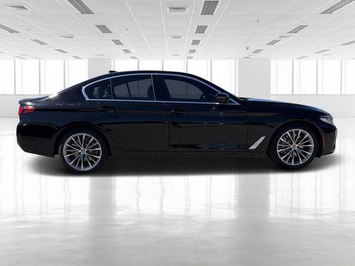 2022 BMW 530 i