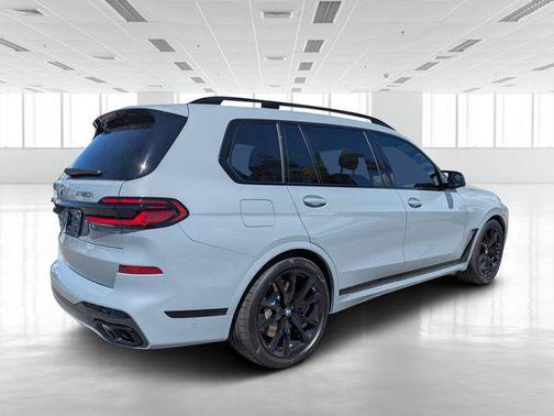 2026 BMW X7 M60i