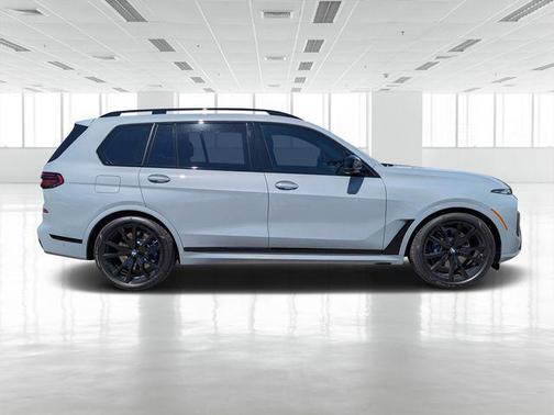 2026 BMW X7 M60i