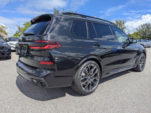 2026 BMW X7 M60i