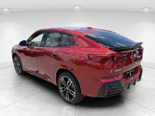 Vegas Red Metallic 2026 BMW X2 xDrive28i