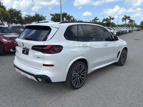 Mineral White Metallic 2026 BMW X5 xDrive40i