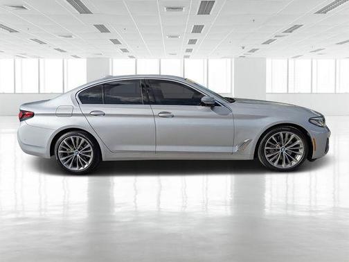 2021 BMW 530 530i