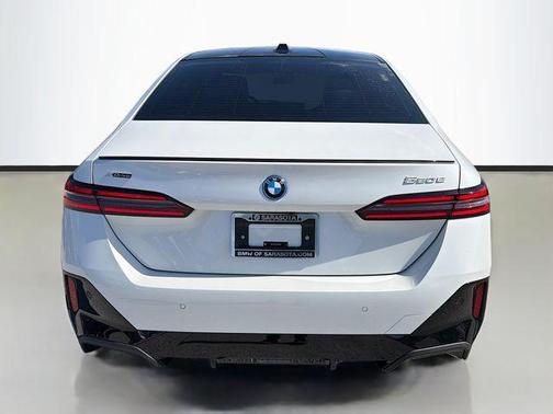 2026 BMW 550e xDrive